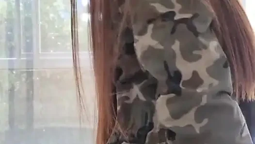Немного танца, поцелуй и прощание!