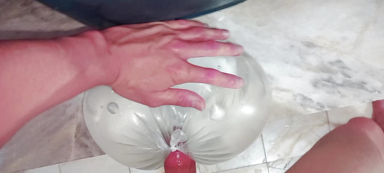 Horny Ass Play - Bathroom Fun💦