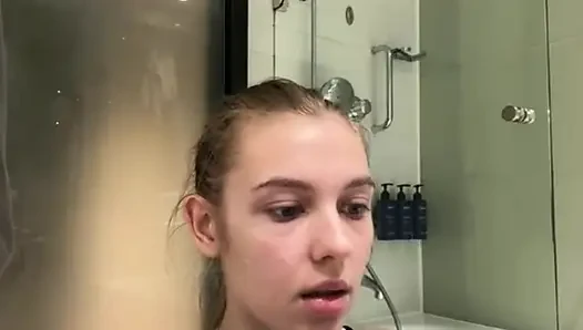 Hard fingering pussy in the bathroom hotel with jucielussie