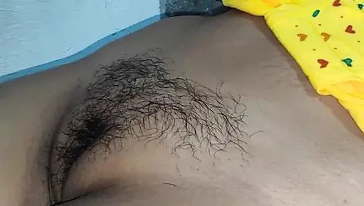 I'm a virgin! Oh yes, that's so good! Slowly penetrate my pussy in this Tamil Indian video.
