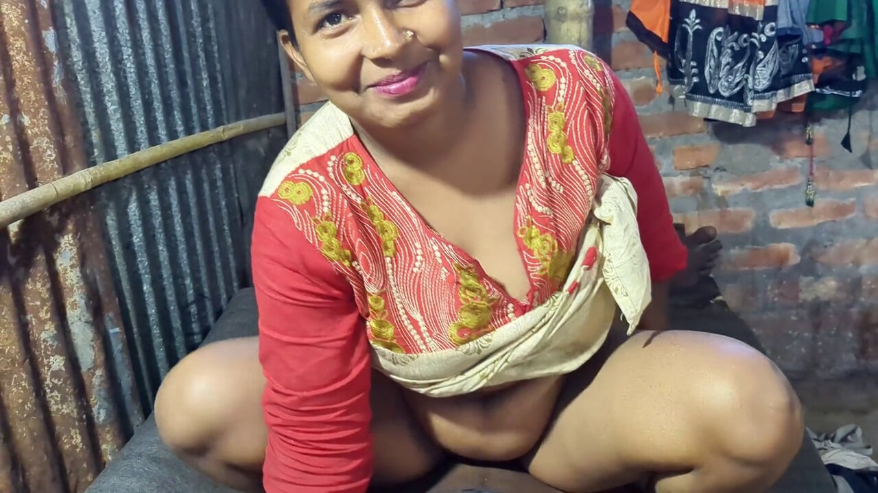 Sexy Desi Bhabhi in Hot Sex Video