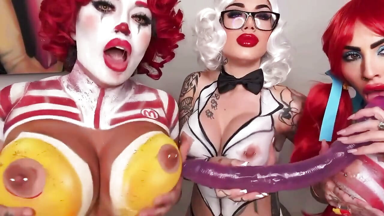Halloween dildo JOI z przyjaciółmi