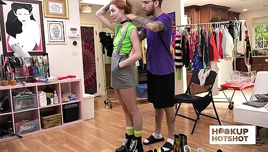 BTS - Megan Winters показывает свое естественное очарование за кулисами!