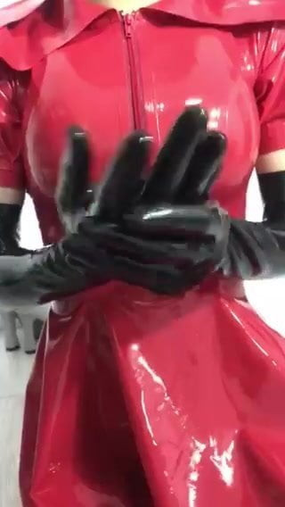 Glove play from saiwsaiwsaiw