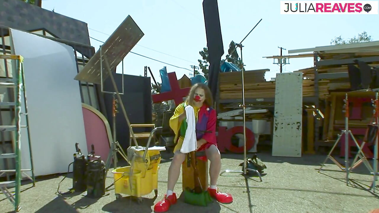 Horny girl sucks a huge cock in the sofa to a mouth cumshot