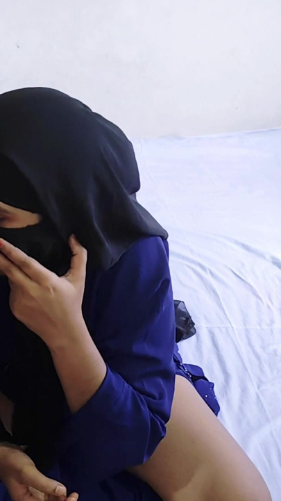 Muslim hijaabi aanti bhaartiy bandla desi ganv ki aanti ki mushkil se kamabakht enajment taim seks vidiyo. | klip 2