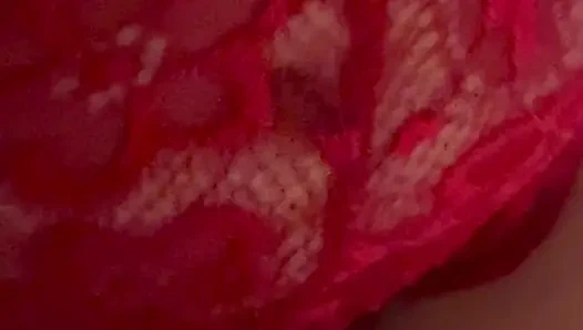 Милфа с большими натуральными сиськами устраивает шоу