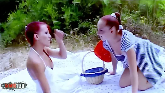 Spanish threesome di luar ruangan - aksi seks hardcore lola bella & angie kiss