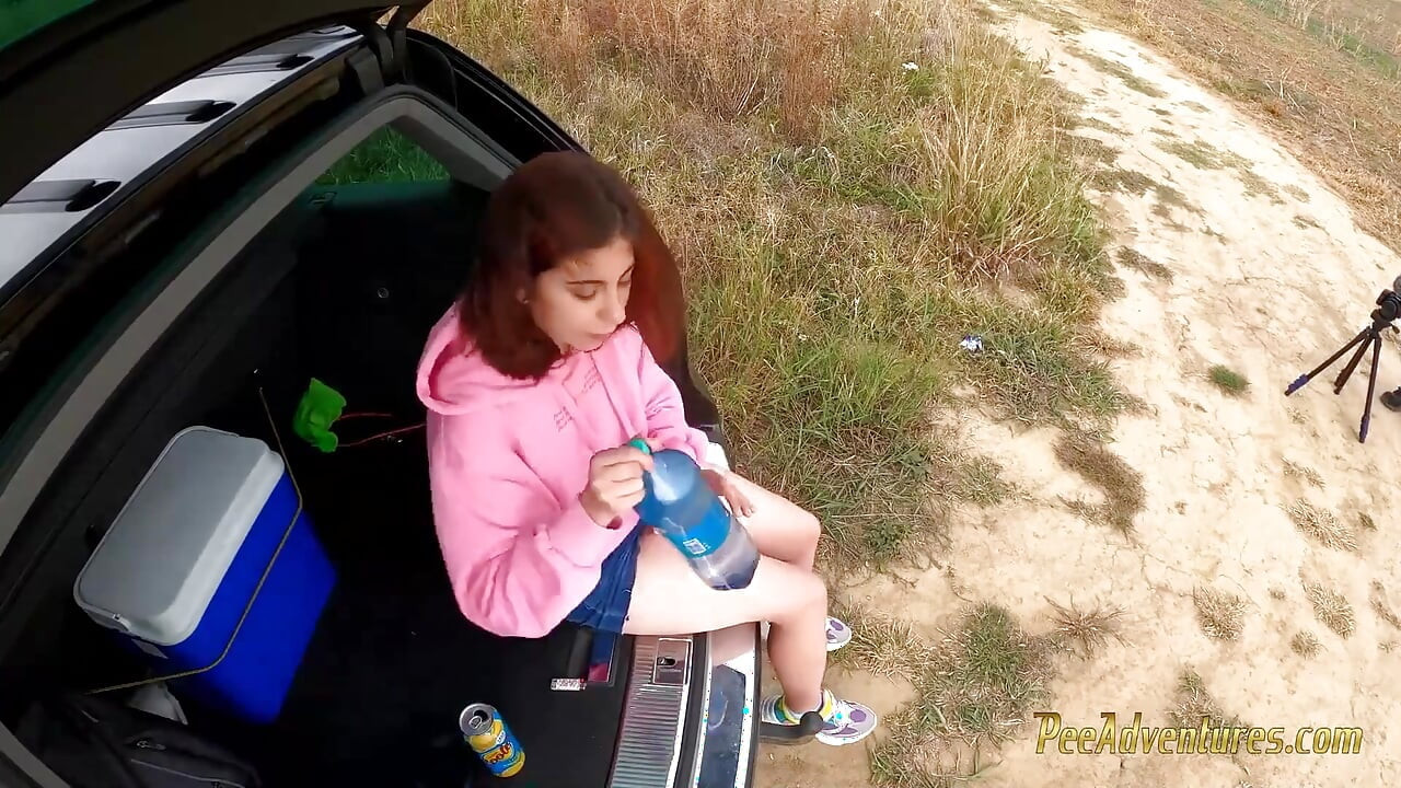 Smoking with her bladder full