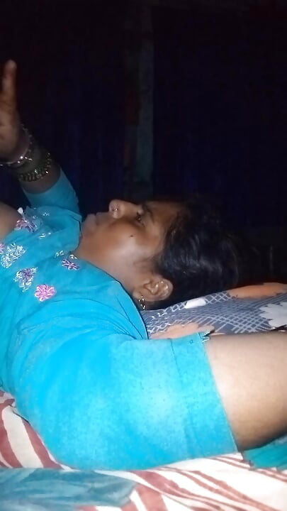 Teman laki-laki meniduri pacarnya