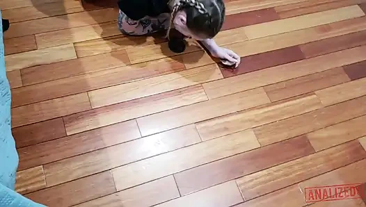 Blondes baby sid ist eine anal schlampe, die es liebt, ihre engen löcher gefüllt zu bekommen