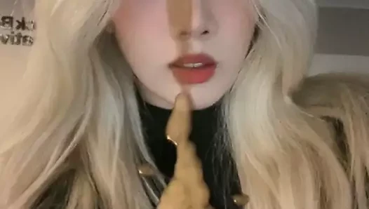 Loona kim dudak boşalmak haraç 2