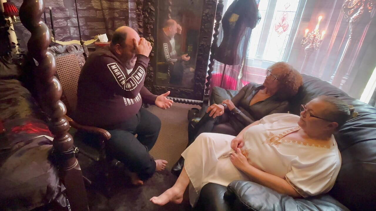 Partea 1: - Predare BlackBerryMILF cu cupluri. Bătaie la fund, umilire, sex oral și sex!