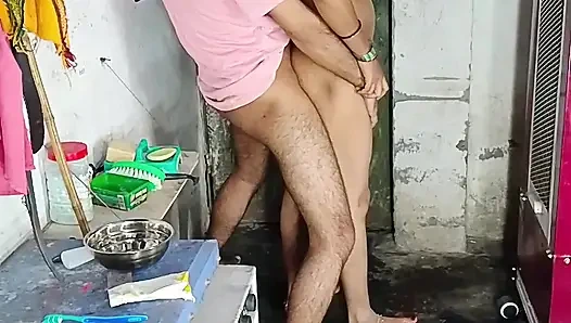 Cewek sange ini lagi asik nyepong kontol sambil nyepong kontol dan ngisap toketnya sambil duduk di kontolnya sambil berbaring lurus - audio bahasa india