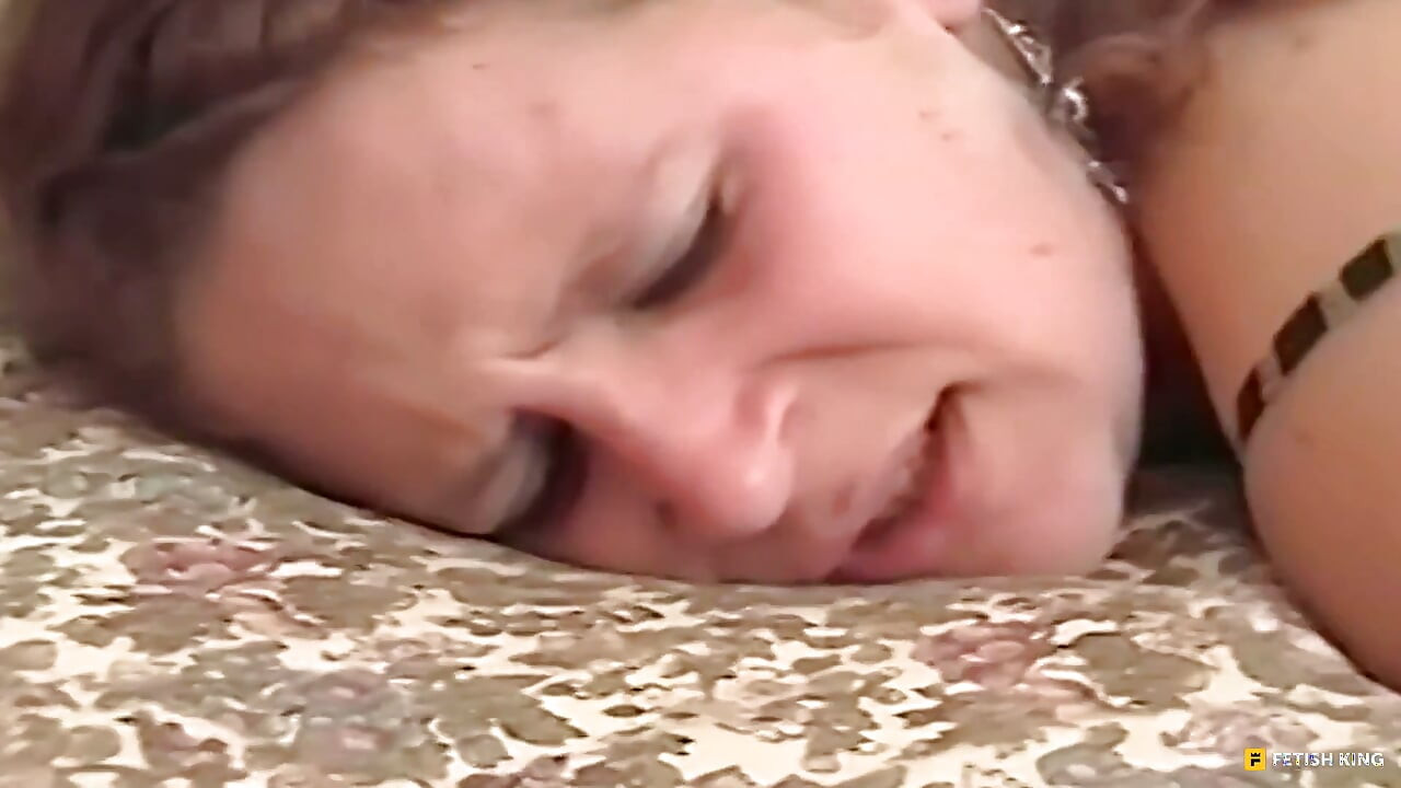 Voel en lik mijn sexy voetzool - Lesbische voetzooldominatie
