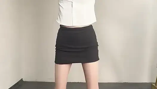 An Office Lady, After Work, Secretly Asks Her Host for a Job Appointment Behind Her Boyfriend's Back