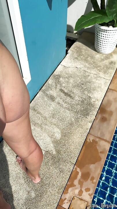 MILF is Seducing me to swallow my Thick Cock with her Mouth and Pussy.