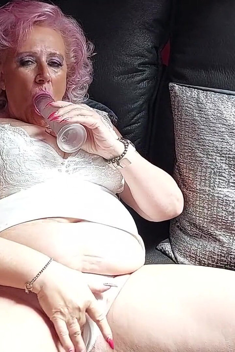 Hot Granny Brings Herself to Orgasm with Her Huge Dildo