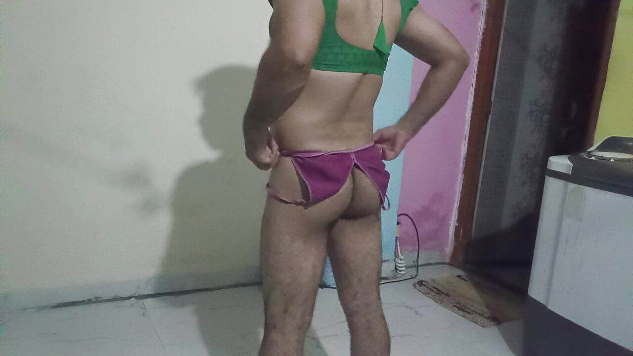 Maine apni wife ke kapde pahan kar dance Kiya
