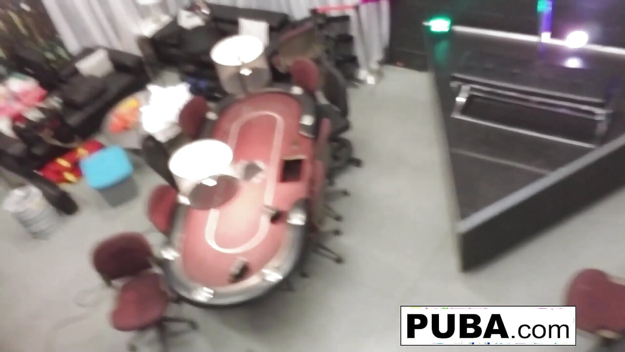 傑登·科爾綁架了萊婭·法爾肯並侵犯了她的屁眼