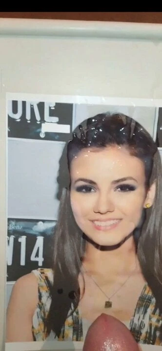 Залитое камшотом на лицо Victoria Justice