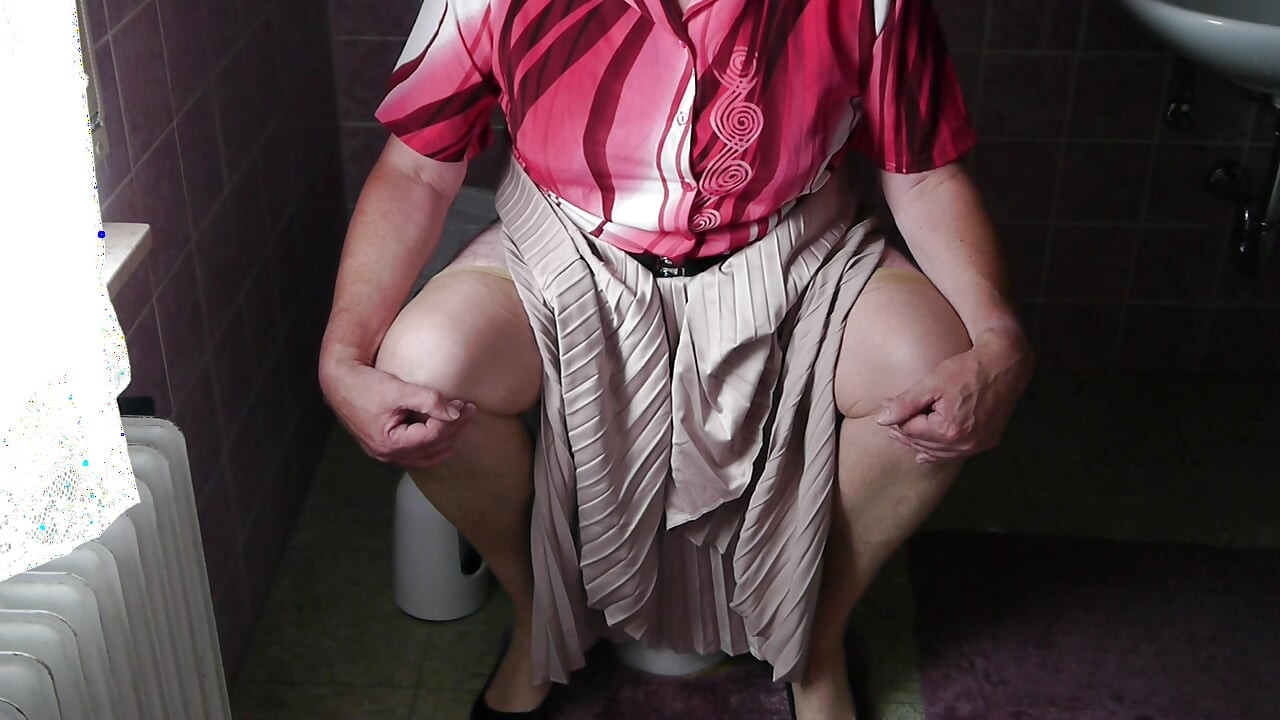 Masturbating on WC