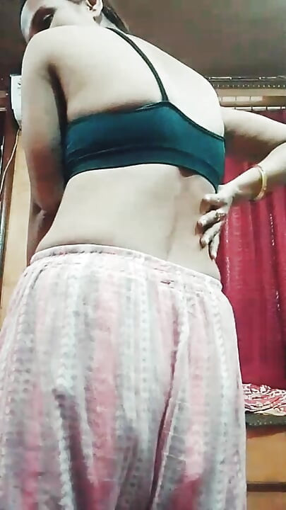 Indian Desi Girl Big Boobs Show