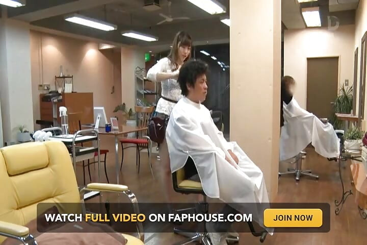Salon Kecantikan Godaan. Kenikmatan diam-diam di balik setiap layanan.