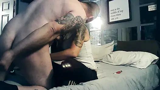 Istri seksi lagi asik nyepong kontol