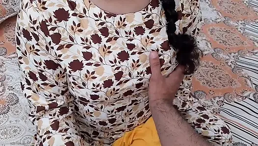 Sasur bahu - Als er seine schöne schwiegertochter allein sah, kam sein schwiegervater ins zimmer für sex