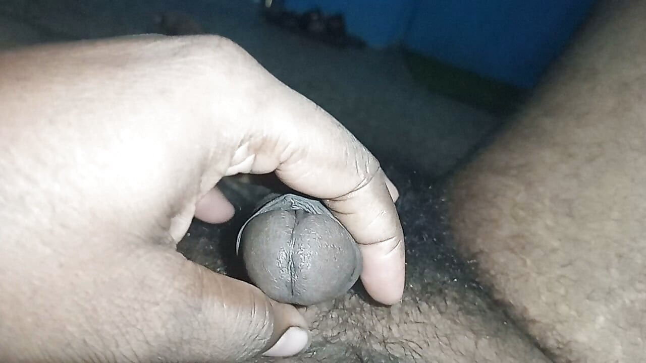 দেশি হিন্দি স্ত্রীর যোনি চাটা চুম্বনের সাথে