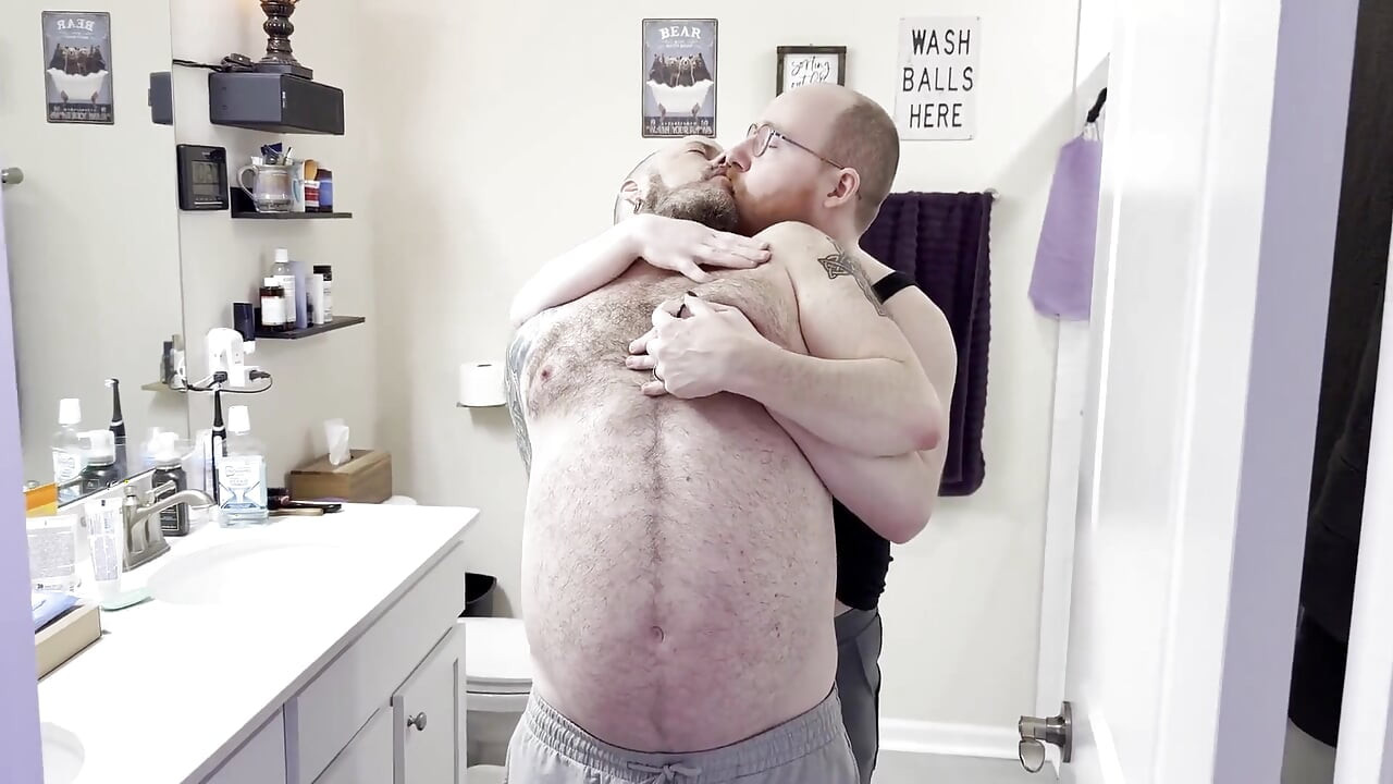 Daddy Bear Fucked by Sexy Ginger Bear in the Shower