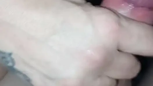 ISTRI MEMUKUL KLITORISNYA YANG BESAR DENGAN KONTOLKU