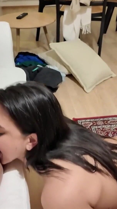 Památný okamžik z "Nadržená dospívající dívka rimming black guy"