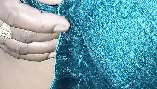 İçtikten sonra eve parti için geldim, kocam gidince beni sikti.