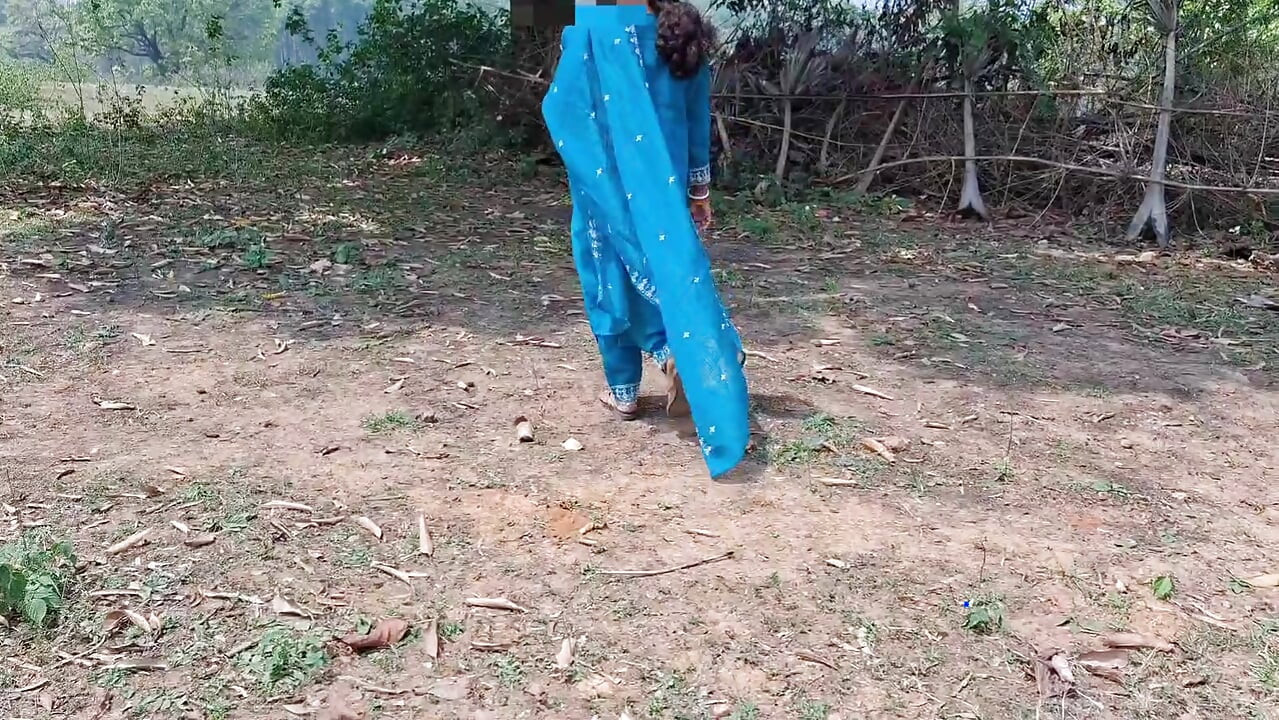 Hintli çift seks kocası karısını sikiyor