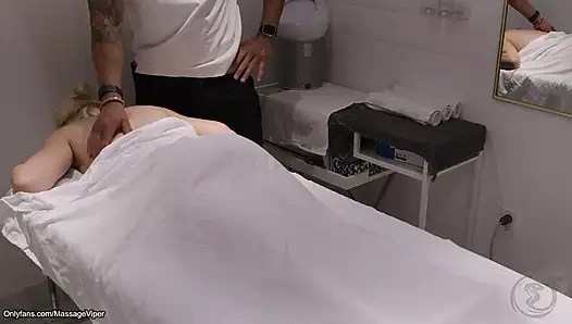 Client Switches Roles and Turns into the Masseuse!
