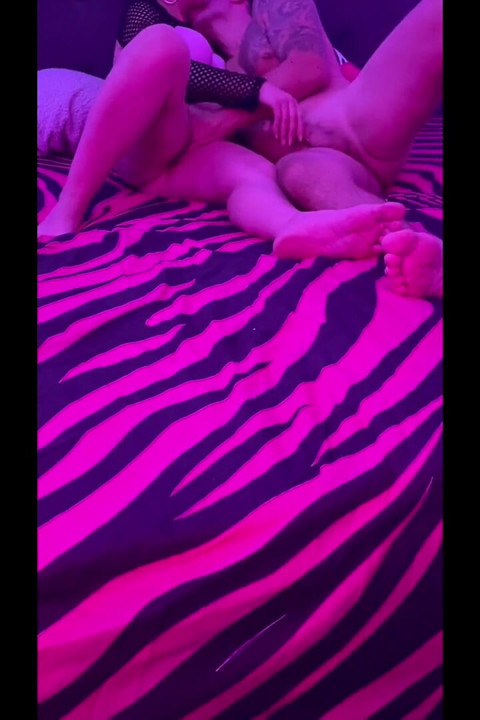 Gymfriend Fucks Me Bareback in Front of My Hubby