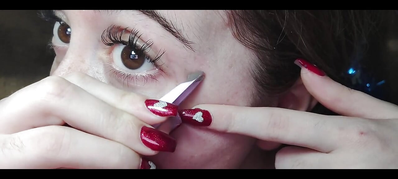 Tweezing My Eyebrows Close up