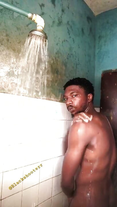 Masturbasi di Kamar Mandi