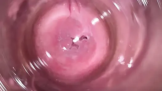 Kamera jauh di dalam memek krim remaja Mia