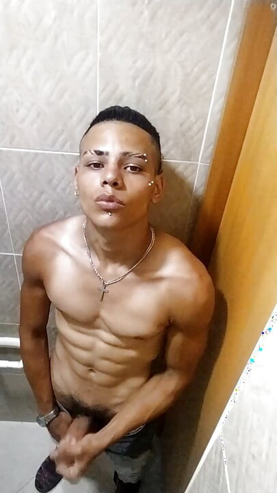 (2) Cara colombiano de 18 anos se masturbando