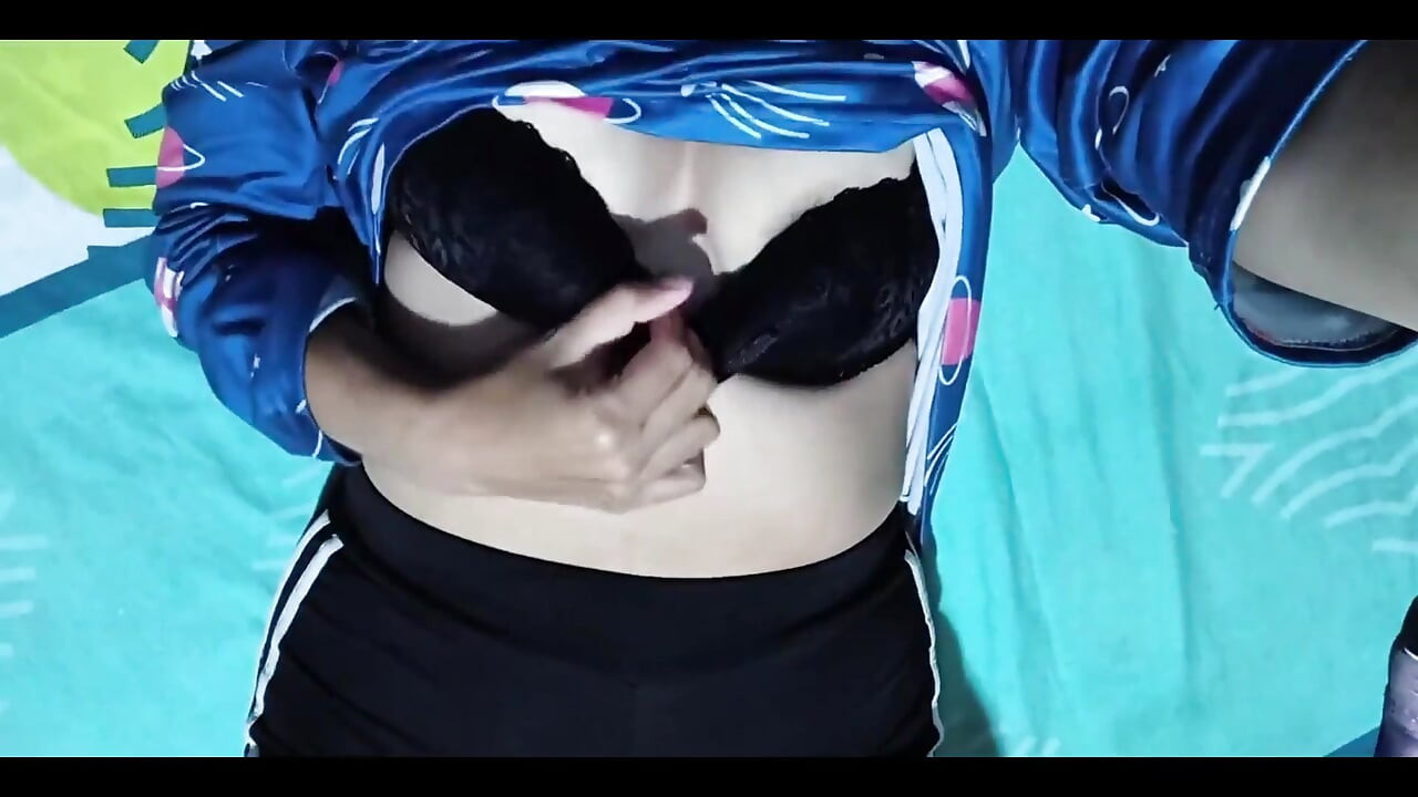 她在酒店房間自慰（真實自製）