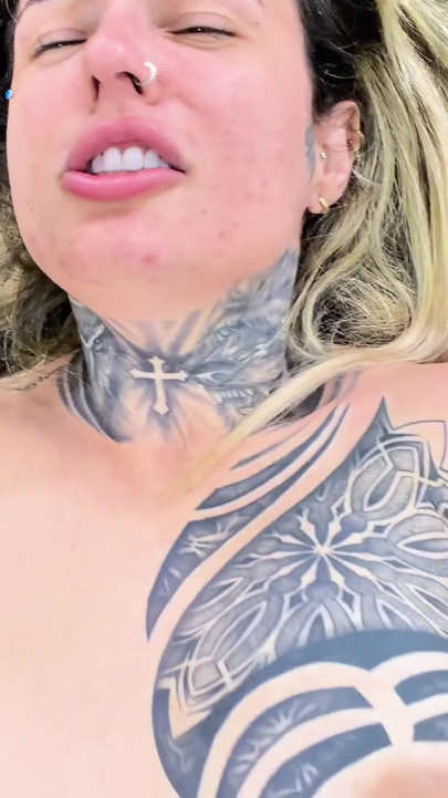 I took a roll in the ass and in the pussy I went to the fur because it is more delicious and he couldn't stand it and came in my pussy | Clip 2