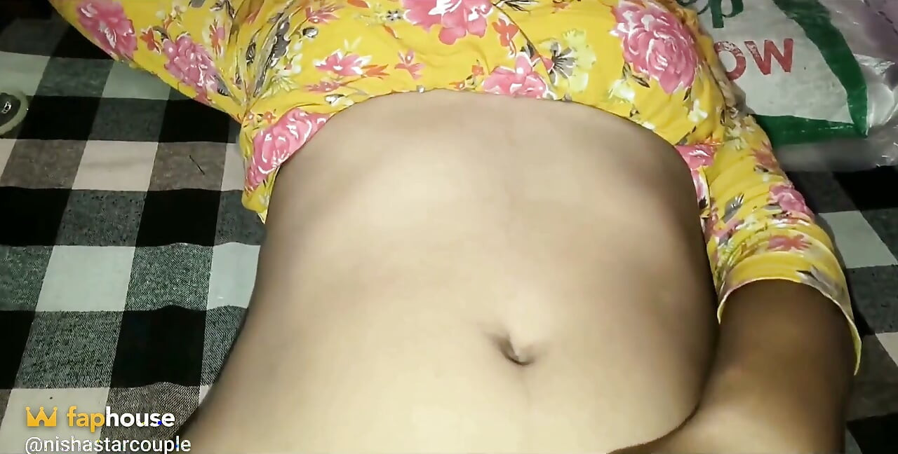 Ik heb de dorst van Nisha Bhabhi's hete maagdelijke poesje gebeukt met mijn lul, seksvideo