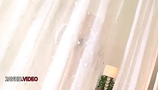 Sert Japon bebek saksoyla baştan çıkarıyor ve sonra sert olgun boşalıyor