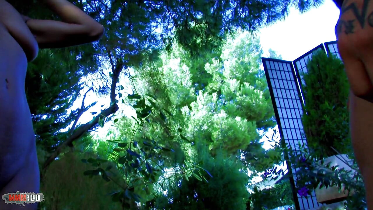 Bettina хочет протестировать огромный член Robs