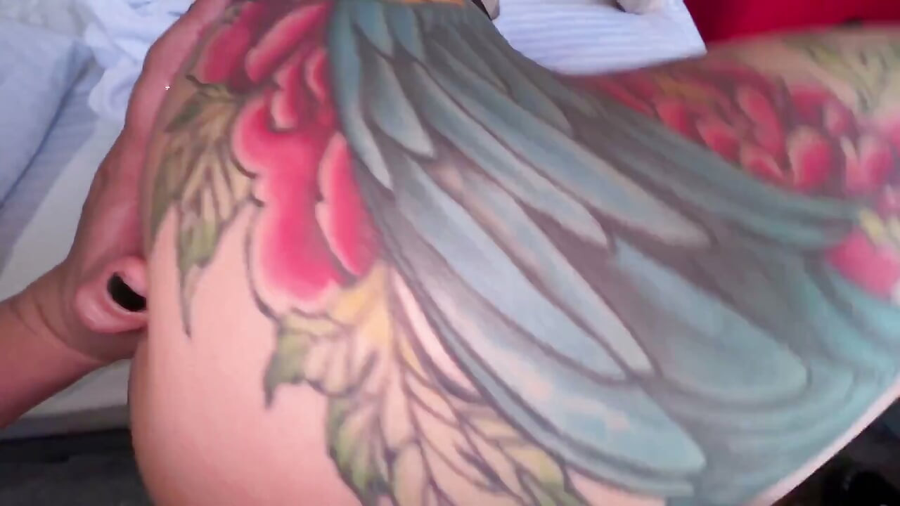 Horny Little Cowgirl Rides on a Thick and Venud Cock Until She Receives a Huge Discharge of Cum
