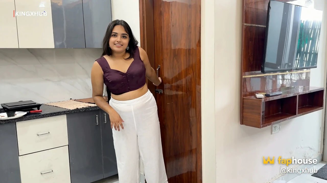 Ayushi Bhabhi Sex with Blinkit Delivery Boy, Full Hindi Video