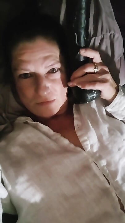 MILF si vzala velké černé dildo po nějakém koučování